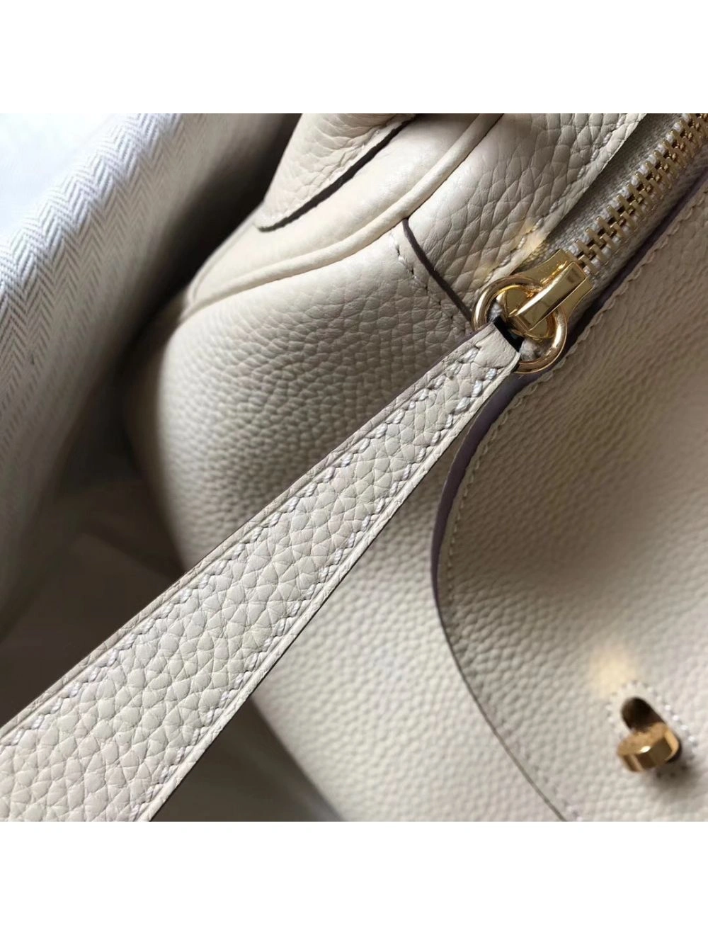 Hermes Lindy 30cm Bag In Beton Clemence Leather GHW