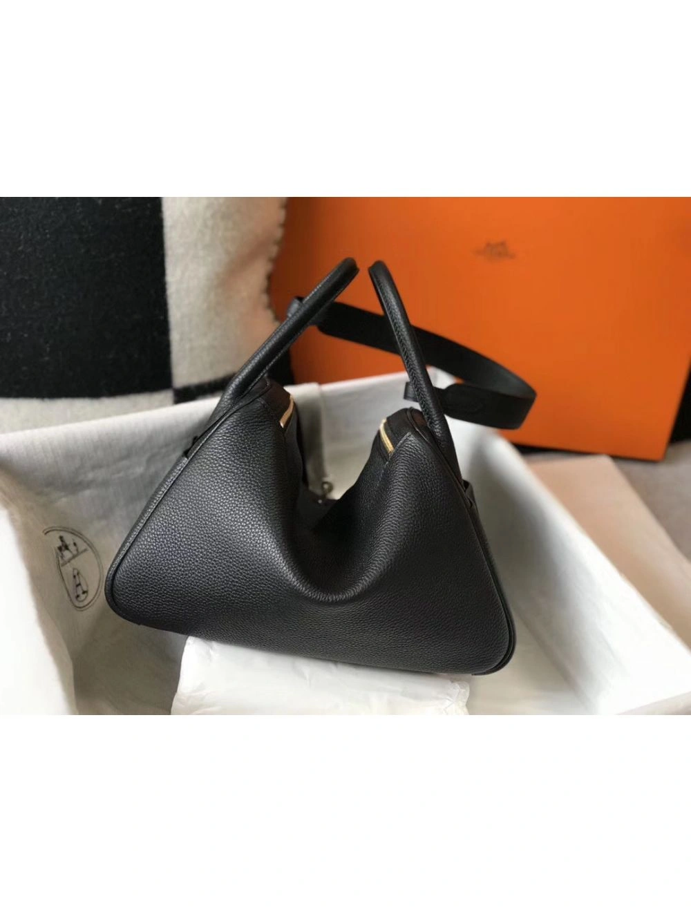 Hermes Lindy 30cm Bag In Black Clemence Leather GHW