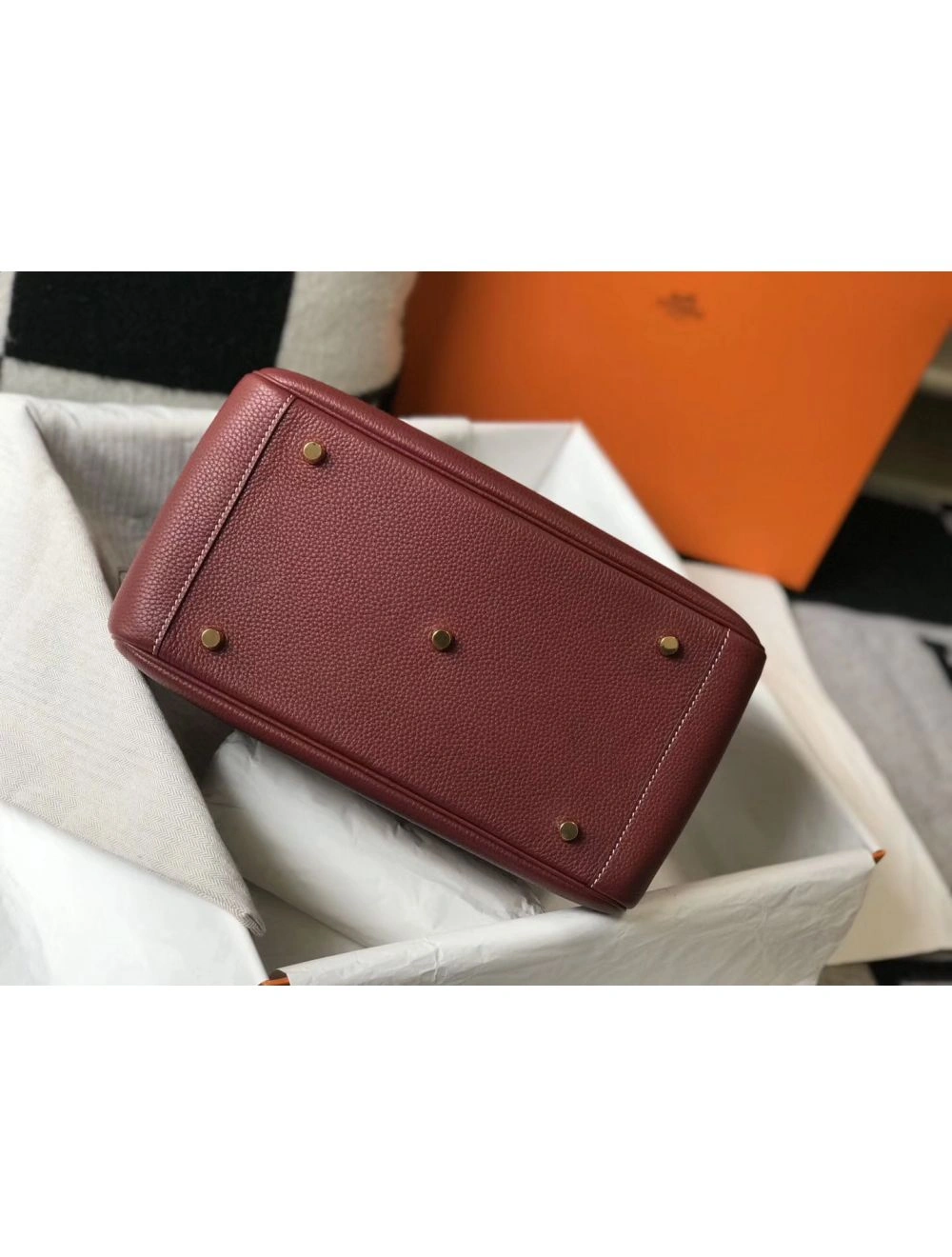 Hermes Lindy 30cm Bag In Bordeaux Clemence Leather GHW