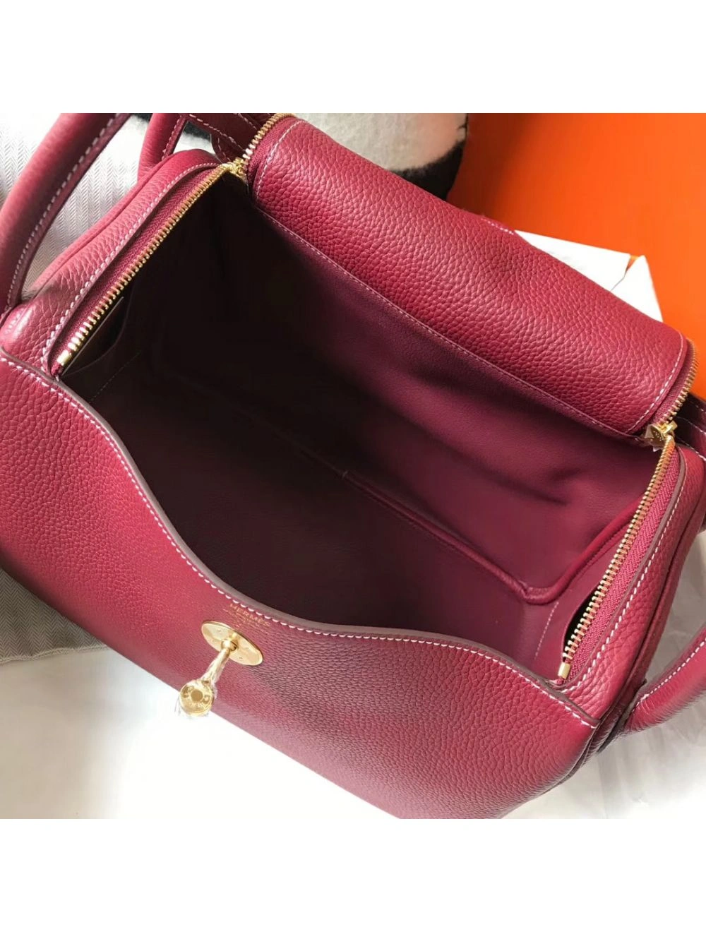 Hermes Lindy 30cm Bag In Bordeaux Clemence Leather GHW