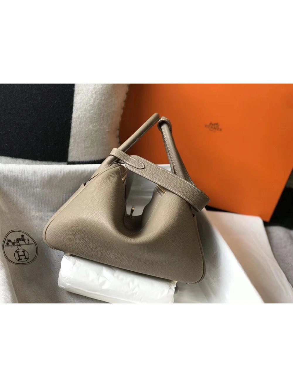 Hermes Lindy 30cm Bag In Gris Tourterelle Clemence Leather GHW