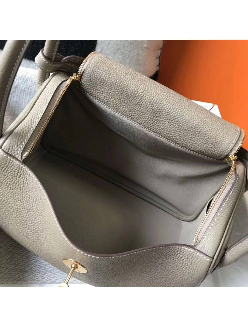 Hermes Lindy 30cm Bag In Gris Tourterelle Clemence Leather GHW