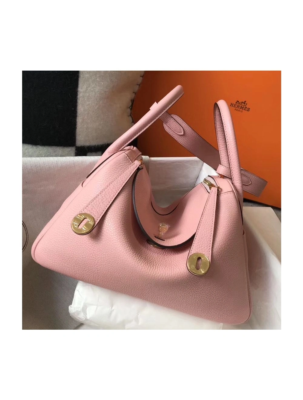 Hermes Lindy 30cm Bag In Pink Clemence Leather GHW