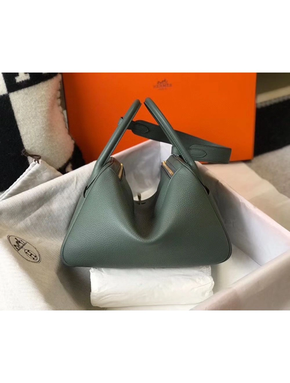 Hermes Lindy 30cm Bag In Vert Amande Clemence Leather GHW