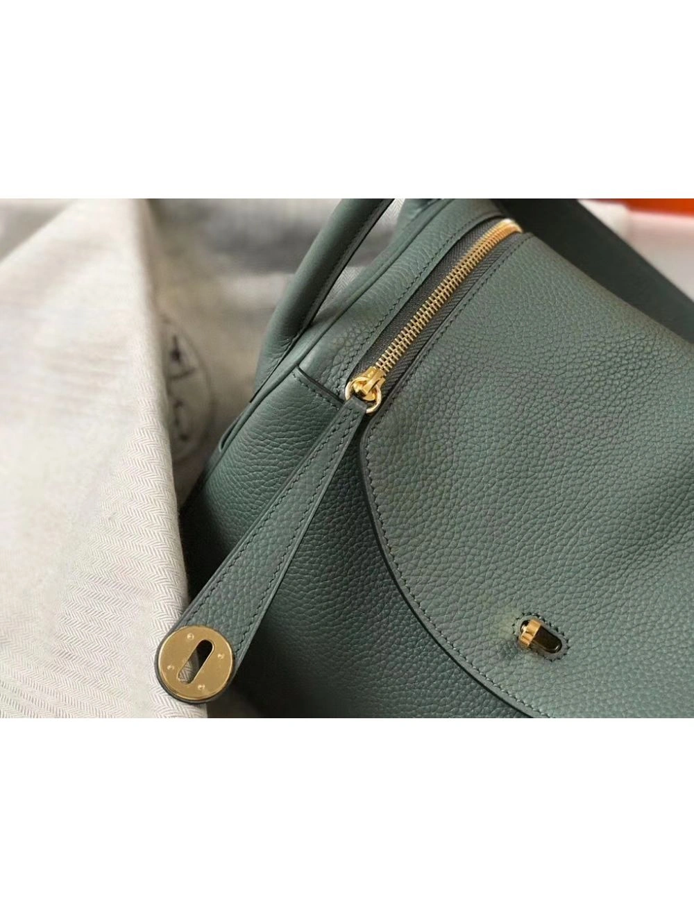 Hermes Lindy 30cm Bag In Vert Amande Clemence Leather GHW