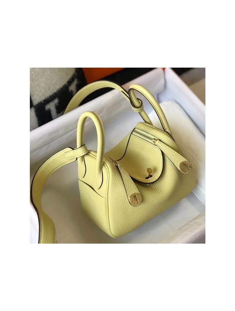 Hermes Lindy Mini Bag In Jaune Poussin Clemence Leather GHW