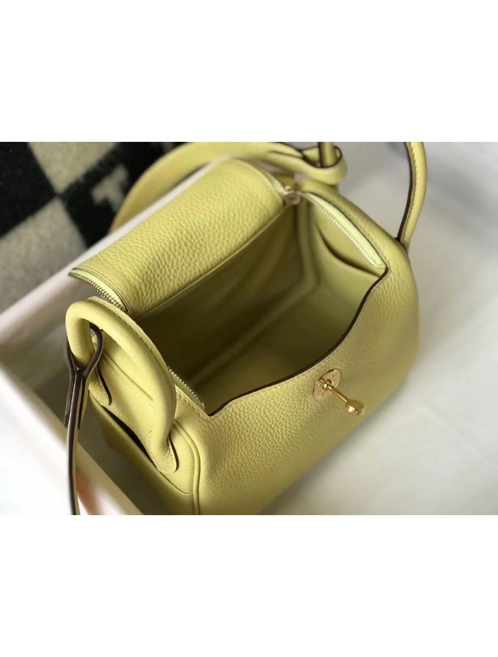 Hermes Lindy Mini Bag In Jaune Poussin Clemence Leather GHW