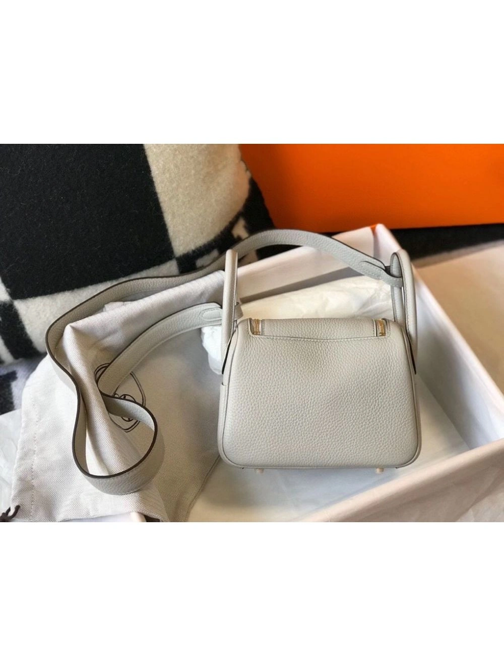 Hermes Lindy Mini Bag In Pearl Grey Clemence Leather GHW