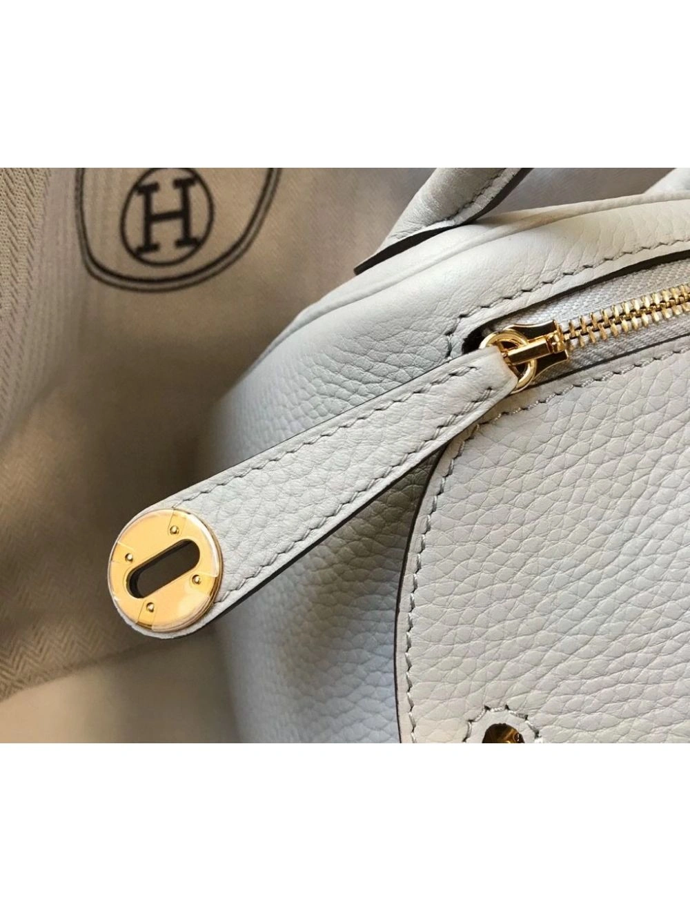 Hermes Lindy Mini Bag In Pearl Grey Clemence Leather GHW