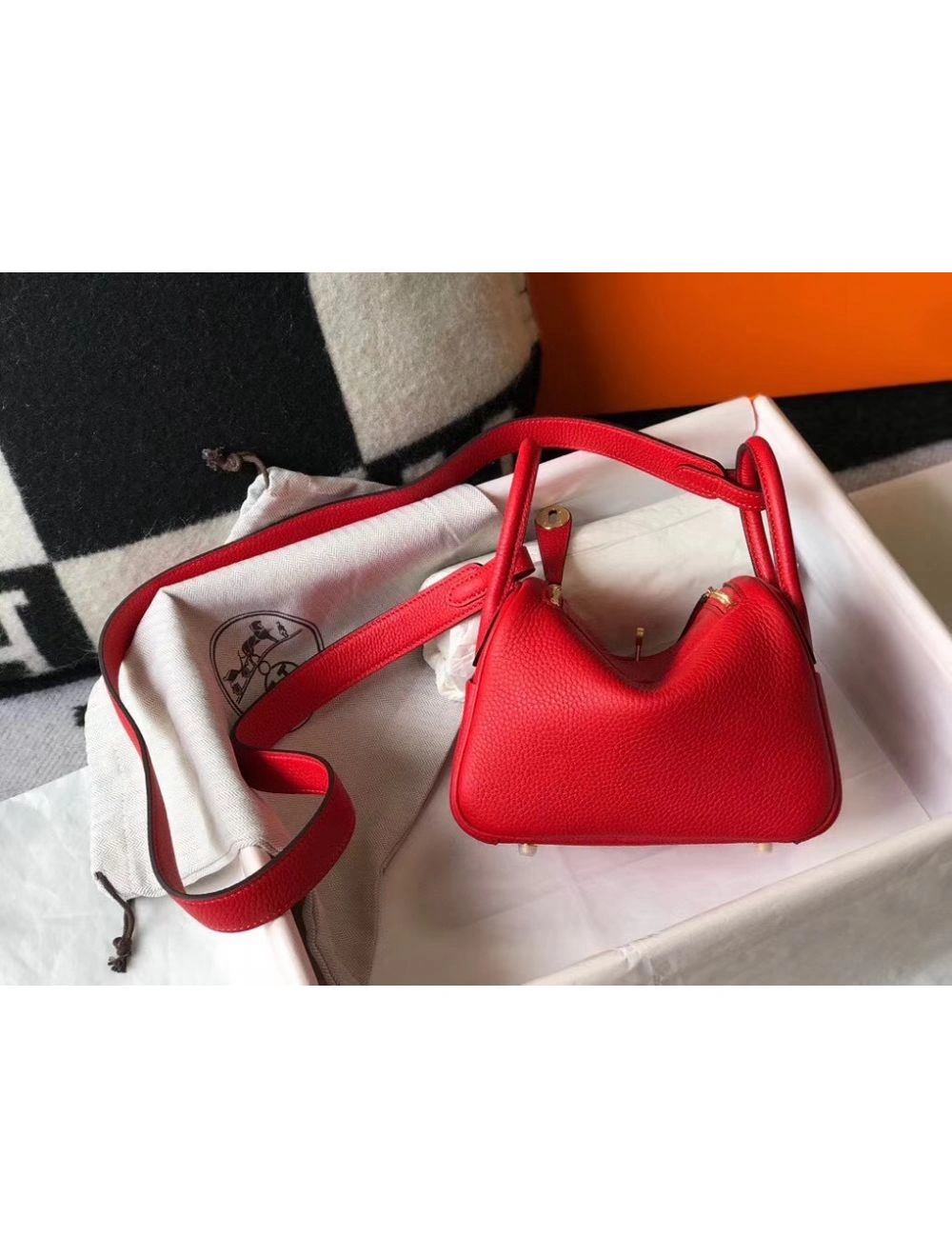 Hermes Lindy Mini Bag In Red Clemence Leather GHW
