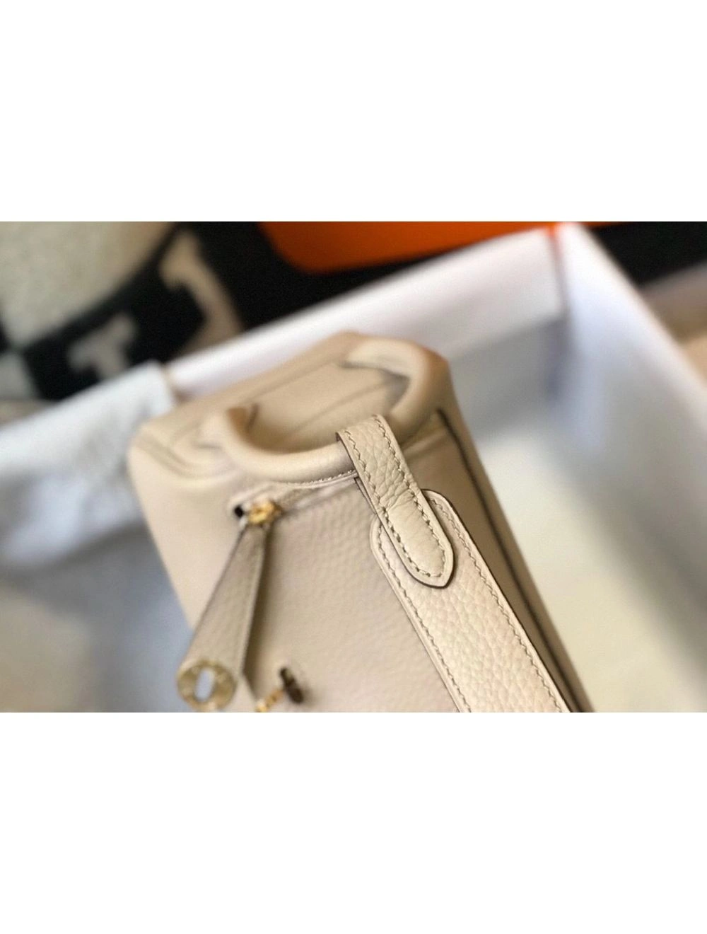 Hermes Lindy Mini Bag In Trench Clemence Leather GHW