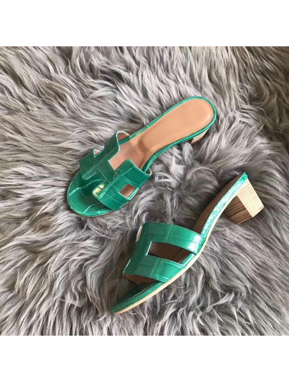 Hermes Oasis Sandals In Bamboo Shiny Niloticus Crocodile