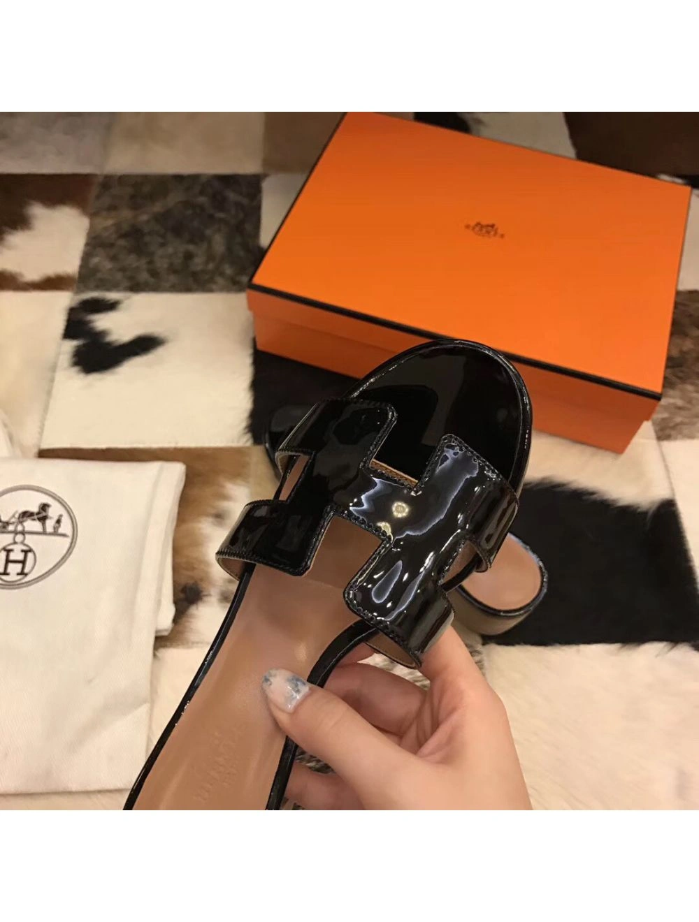 Hermes Oasis Sandals In Black Patent Calfskin