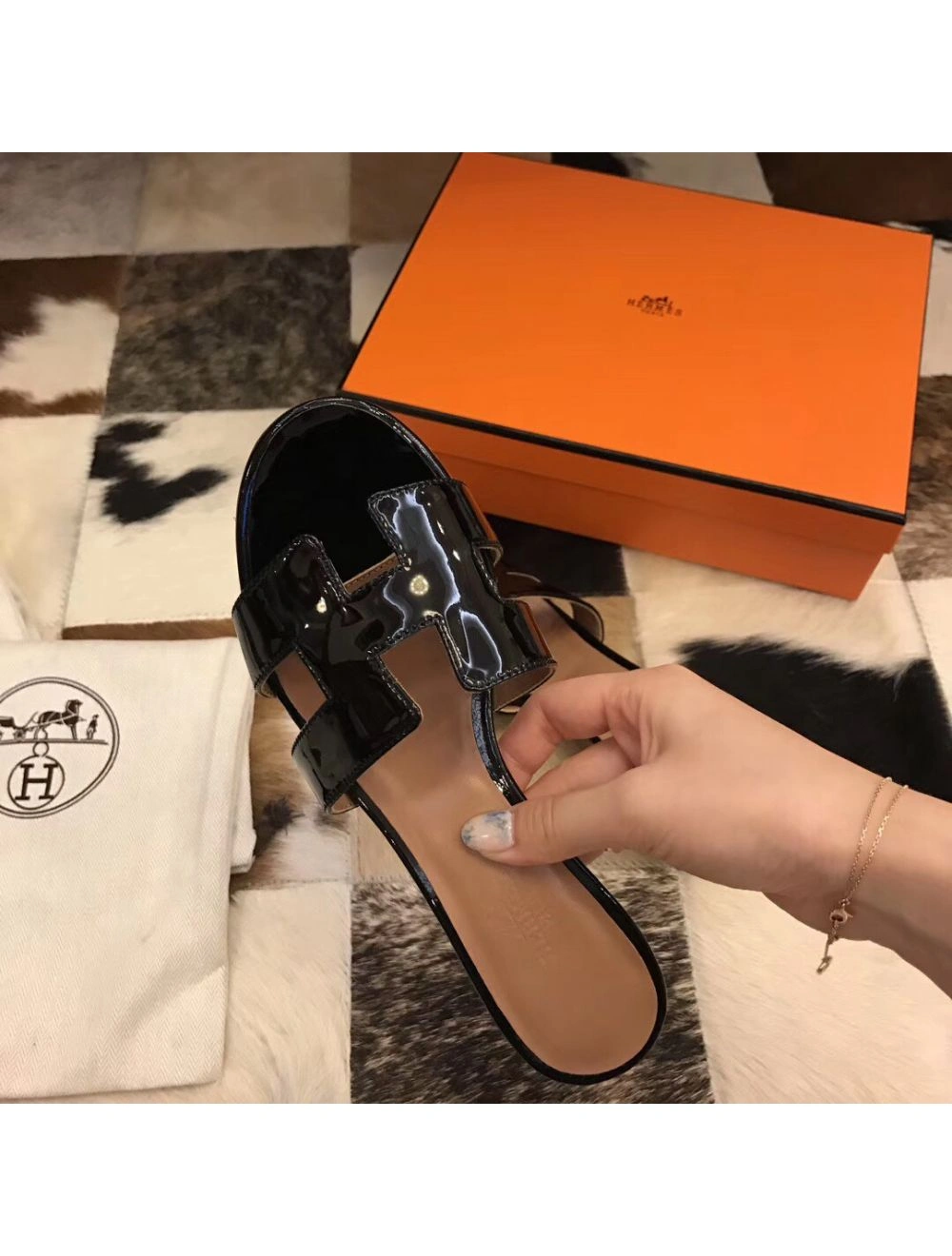 Hermes Oasis Sandals In Black Patent Calfskin