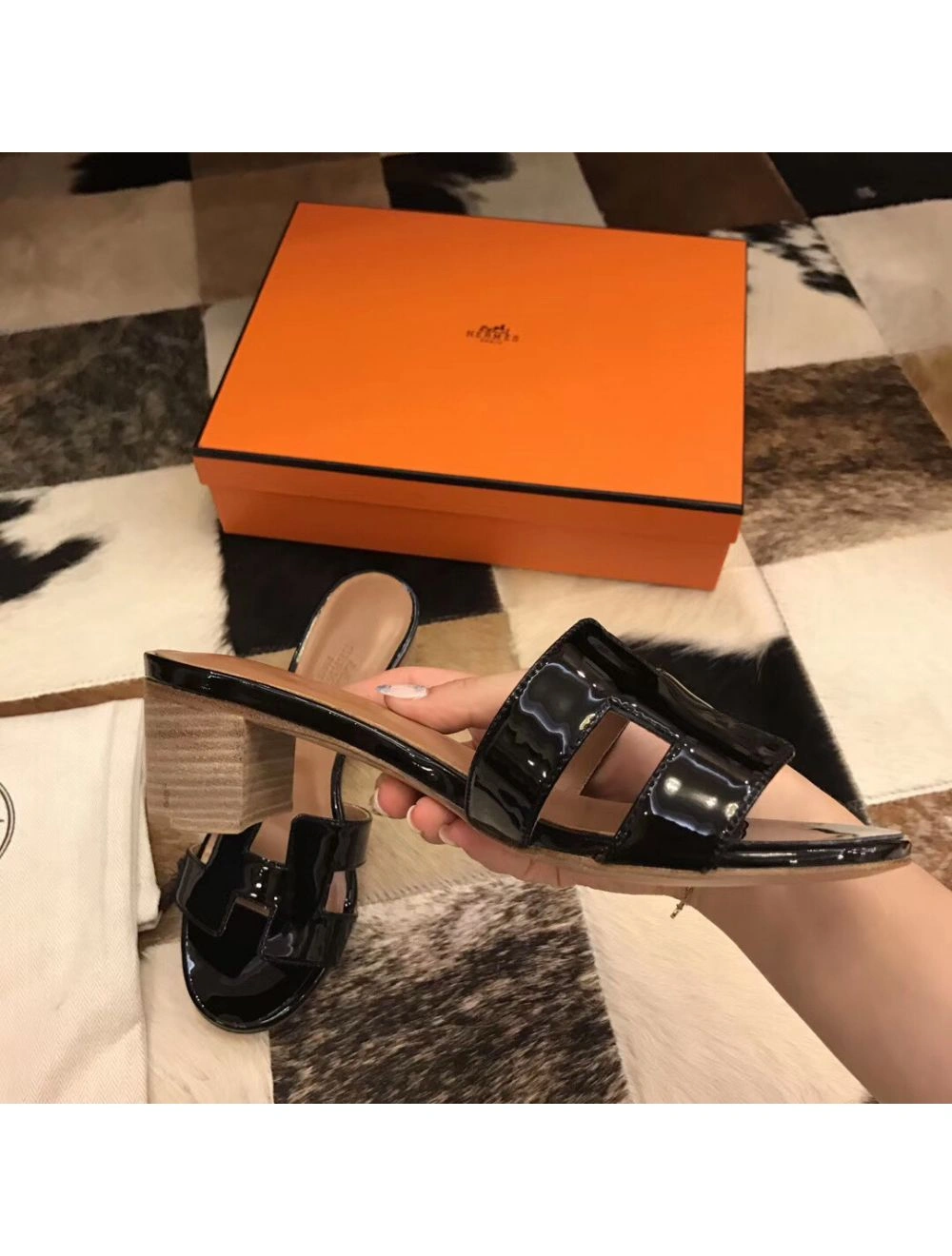 Hermes Oasis Sandals In Black Patent Calfskin