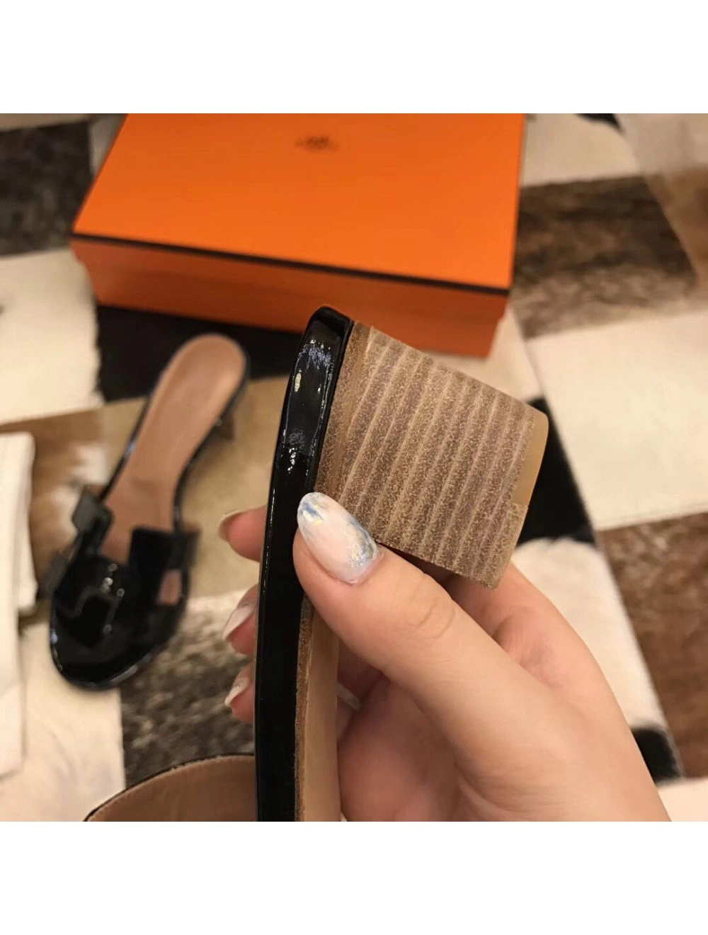 Hermes Oasis Sandals In Black Patent Calfskin