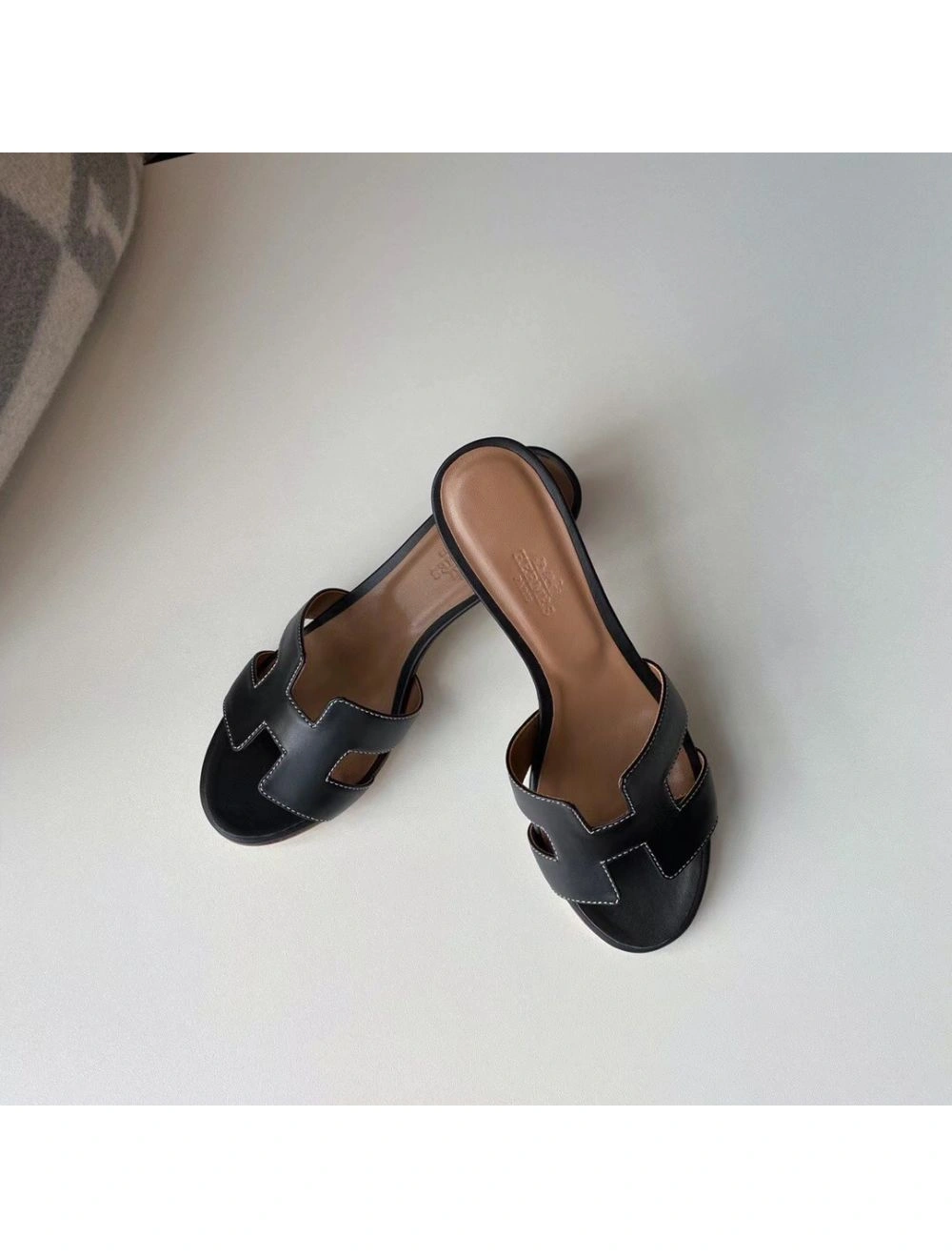 Hermes Oasis Sandals In Black Swift Leather
