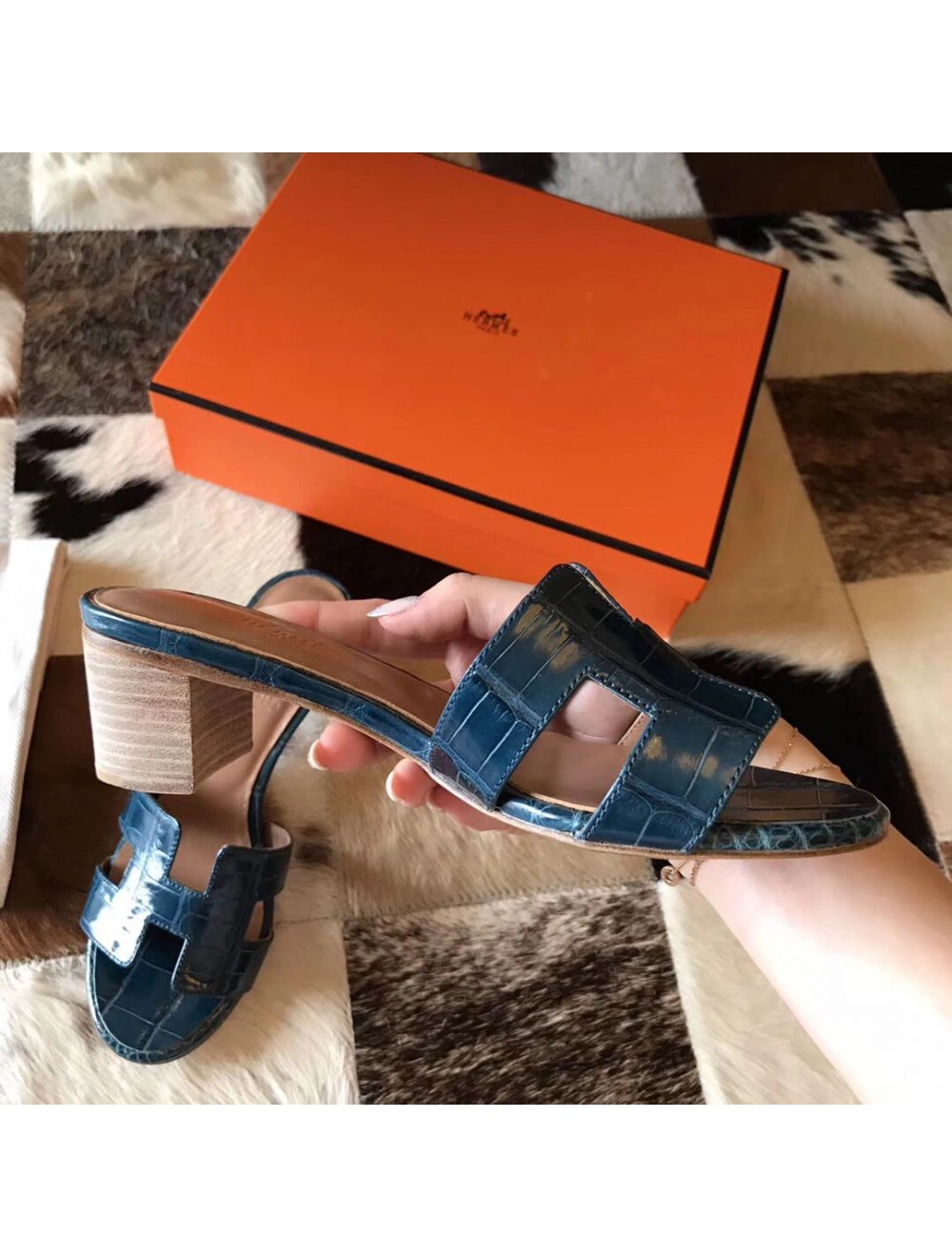 Hermes Oasis Sandals In Blue Shiny Niloticus Crocodile