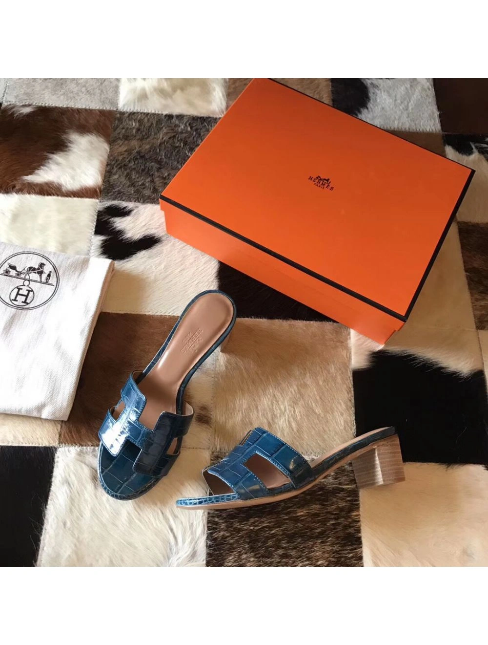 Hermes Oasis Sandals In Blue Shiny Niloticus Crocodile