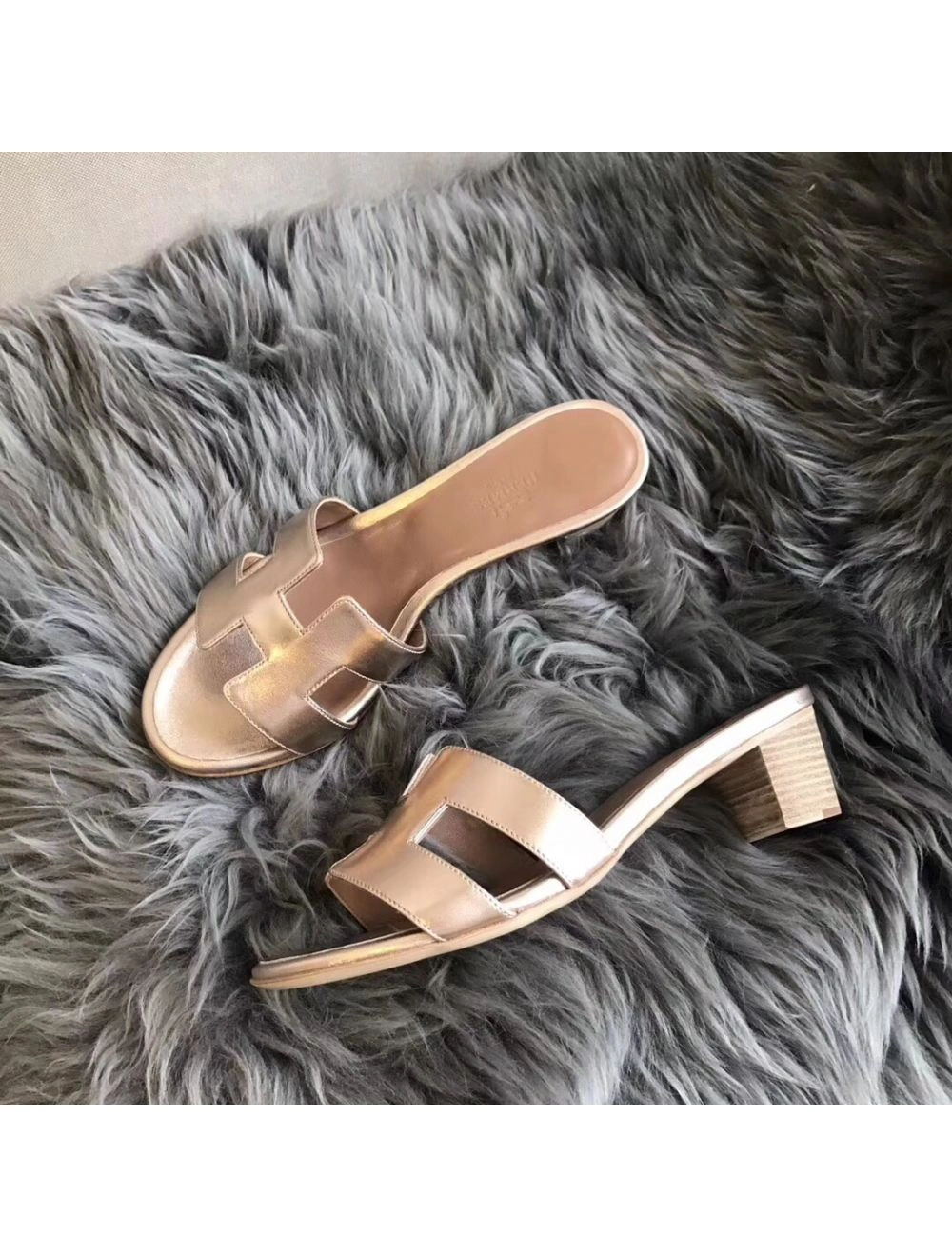 Hermes Oasis Sandals In Champagne Swift Leather