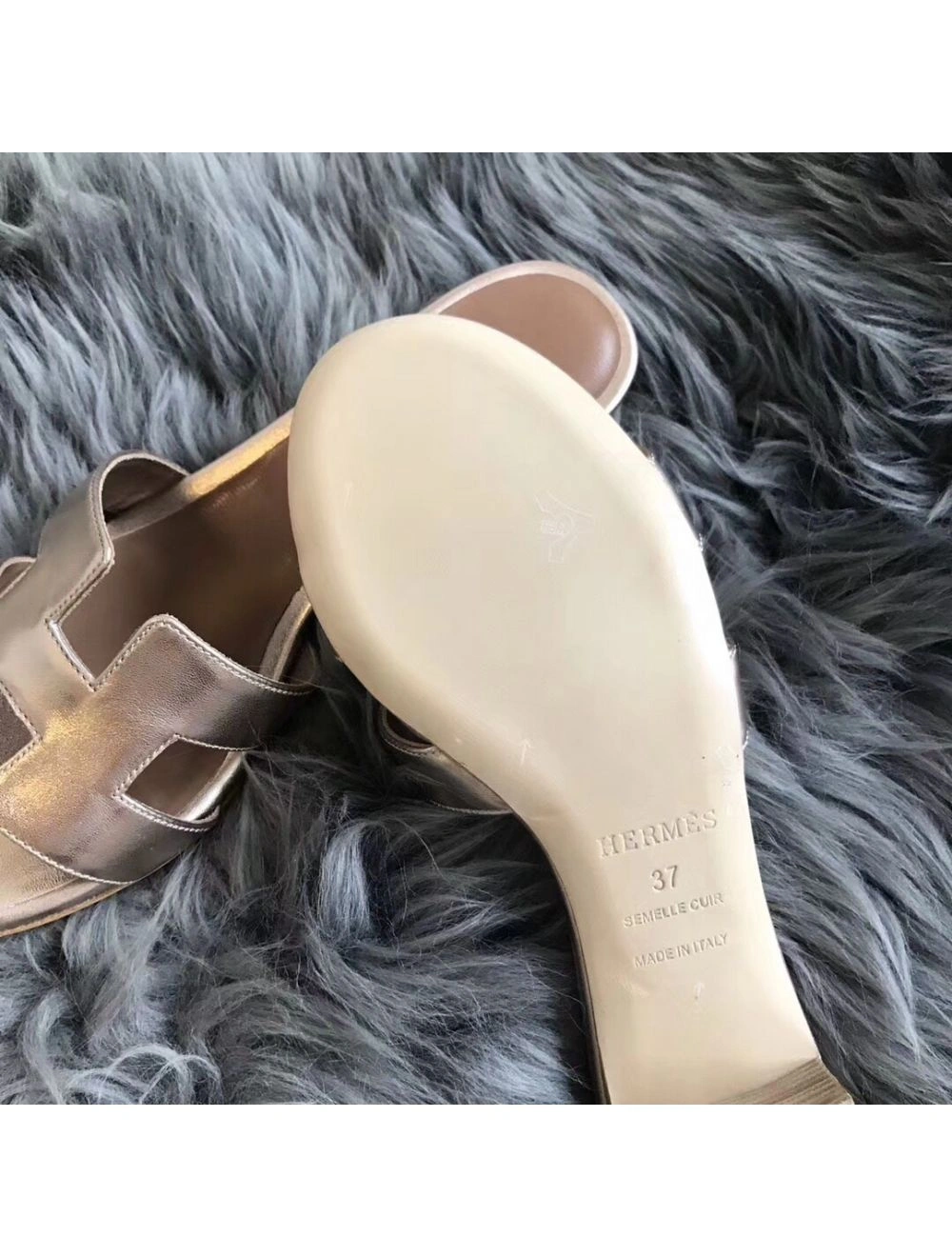 Hermes Oasis Sandals In Champagne Swift Leather