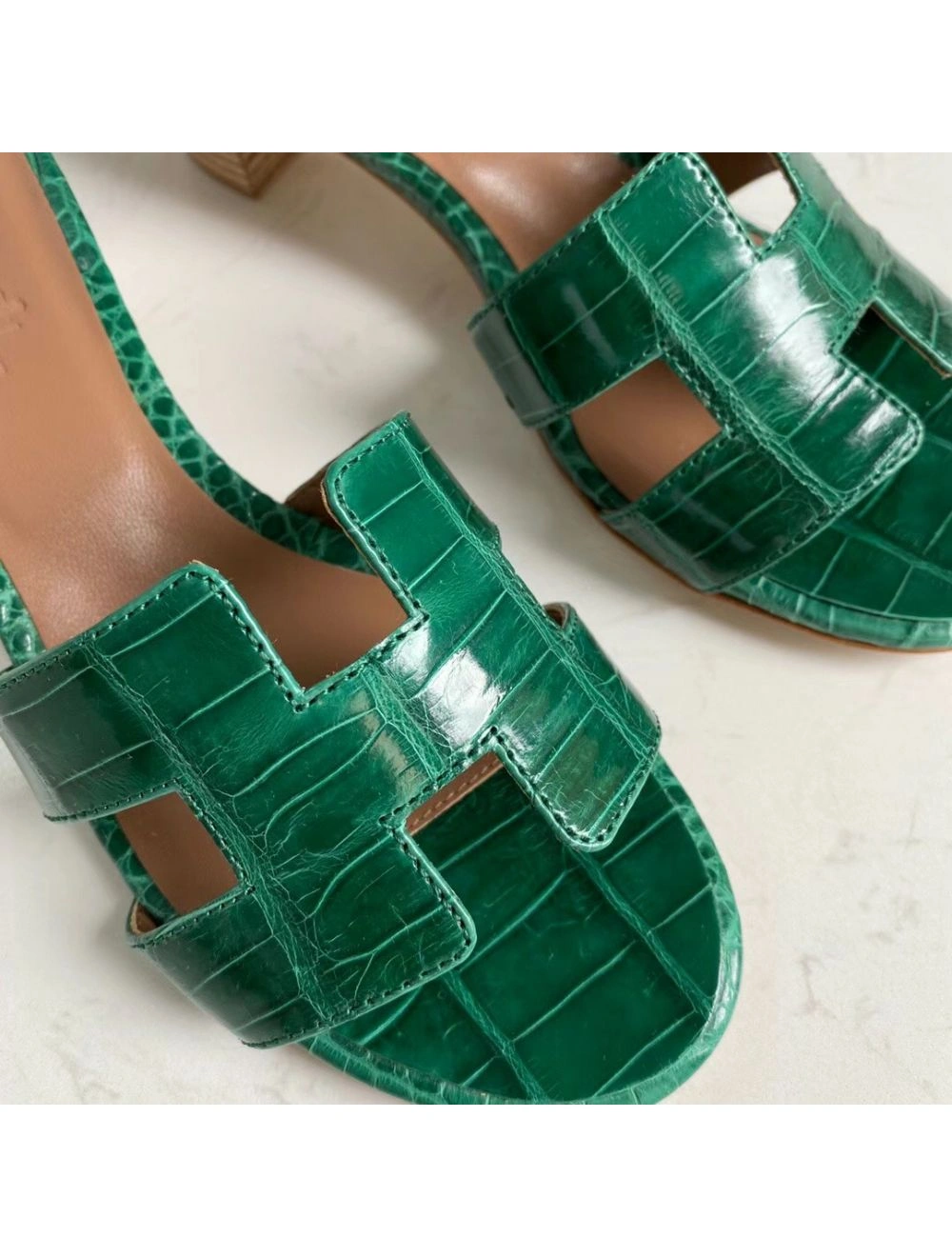Hermes Oasis Sandals In Green Shiny Niloticus Crocodile