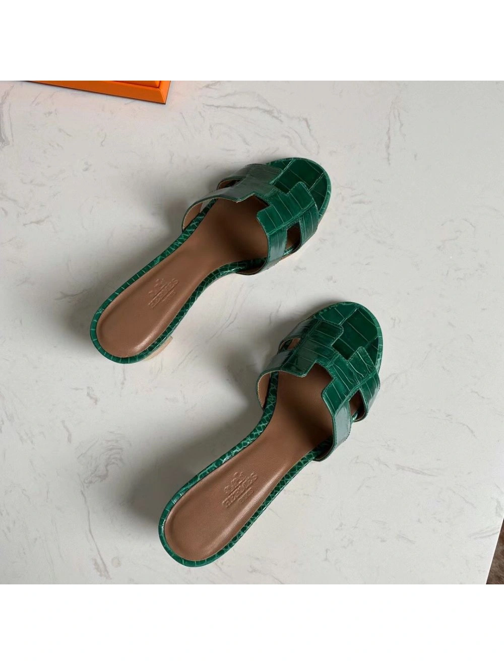 Hermes Oasis Sandals In Green Shiny Niloticus Crocodile