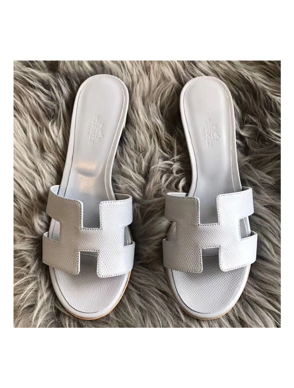 Hermes Oasis Sandals In Pearl Grey Epsom Leather