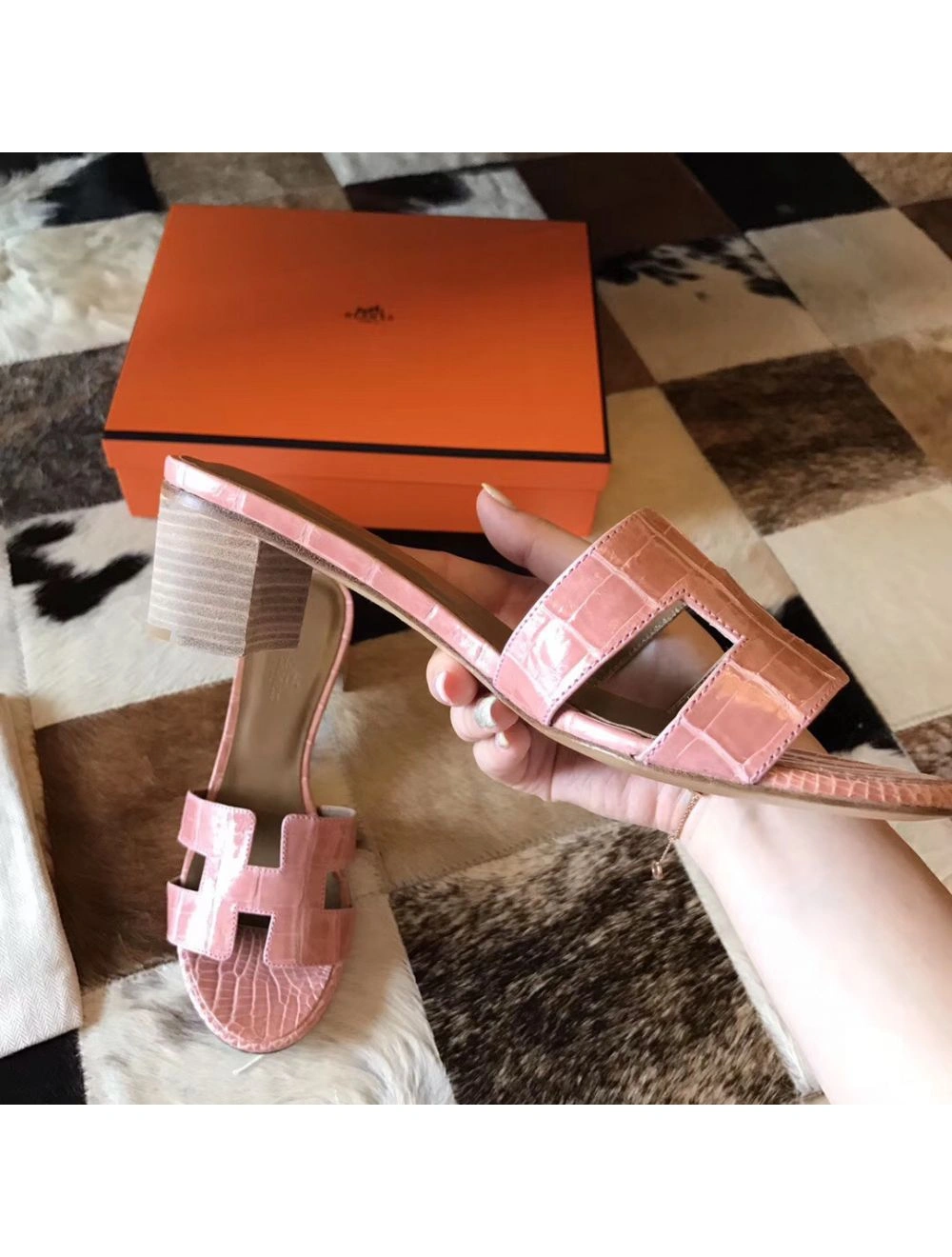 Hermes Oasis Sandals In Pink Shiny Niloticus Crocodile