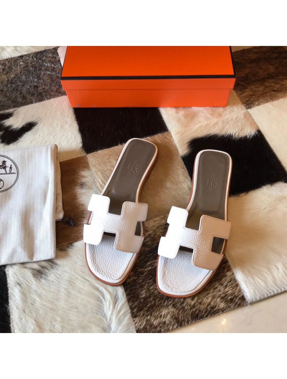 Hermes Oran Slide Sandals In White Clemence Leather