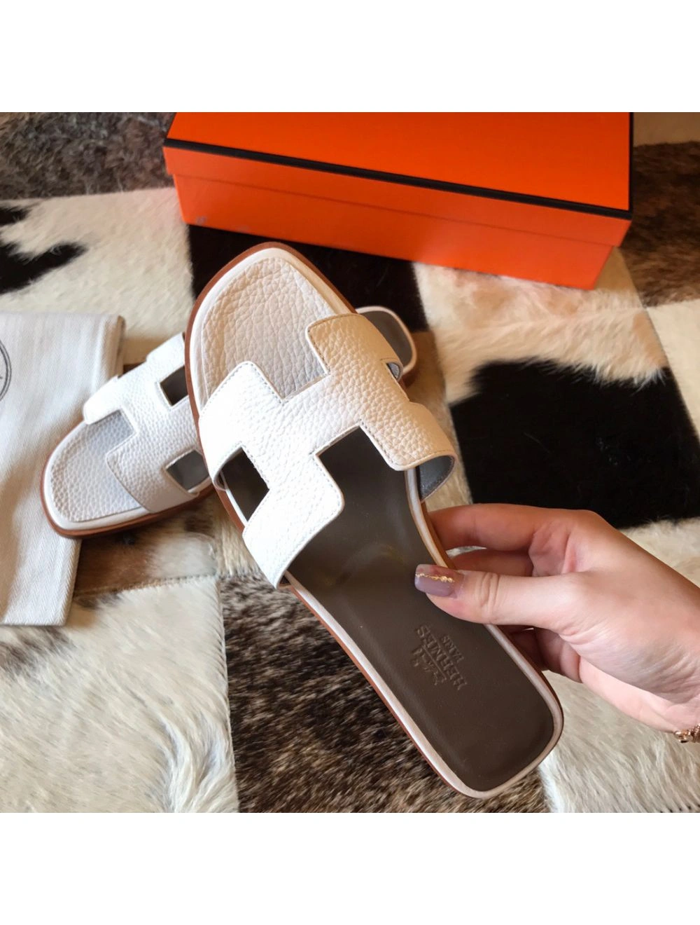 Hermes Oran Slide Sandals In White Clemence Leather