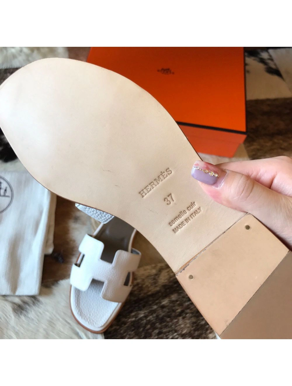 Hermes Oran Slide Sandals In White Clemence Leather