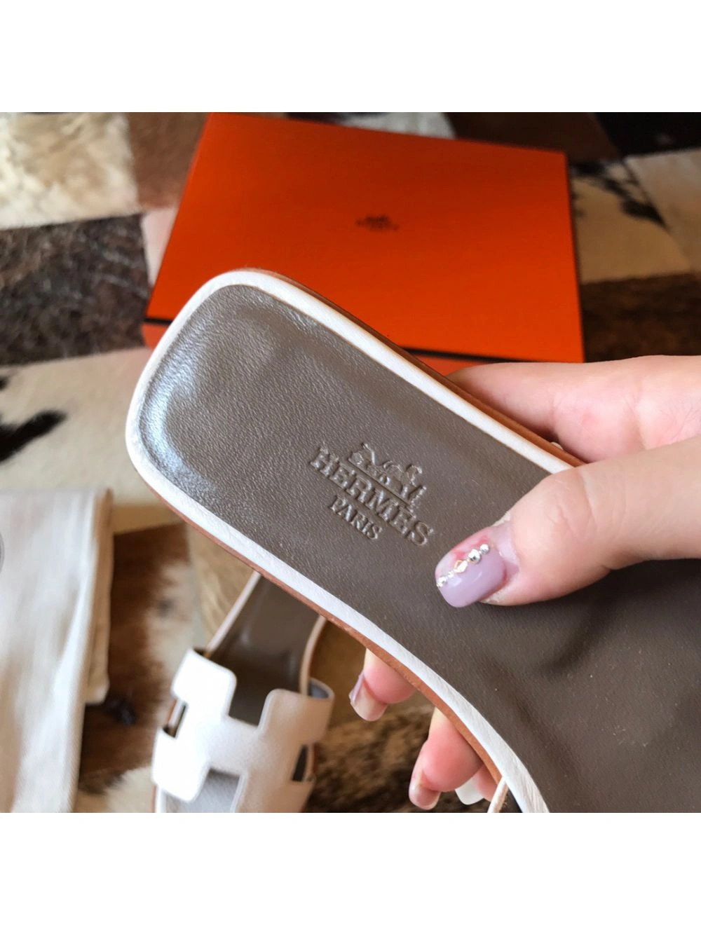 Hermes Oran Slide Sandals In White Clemence Leather