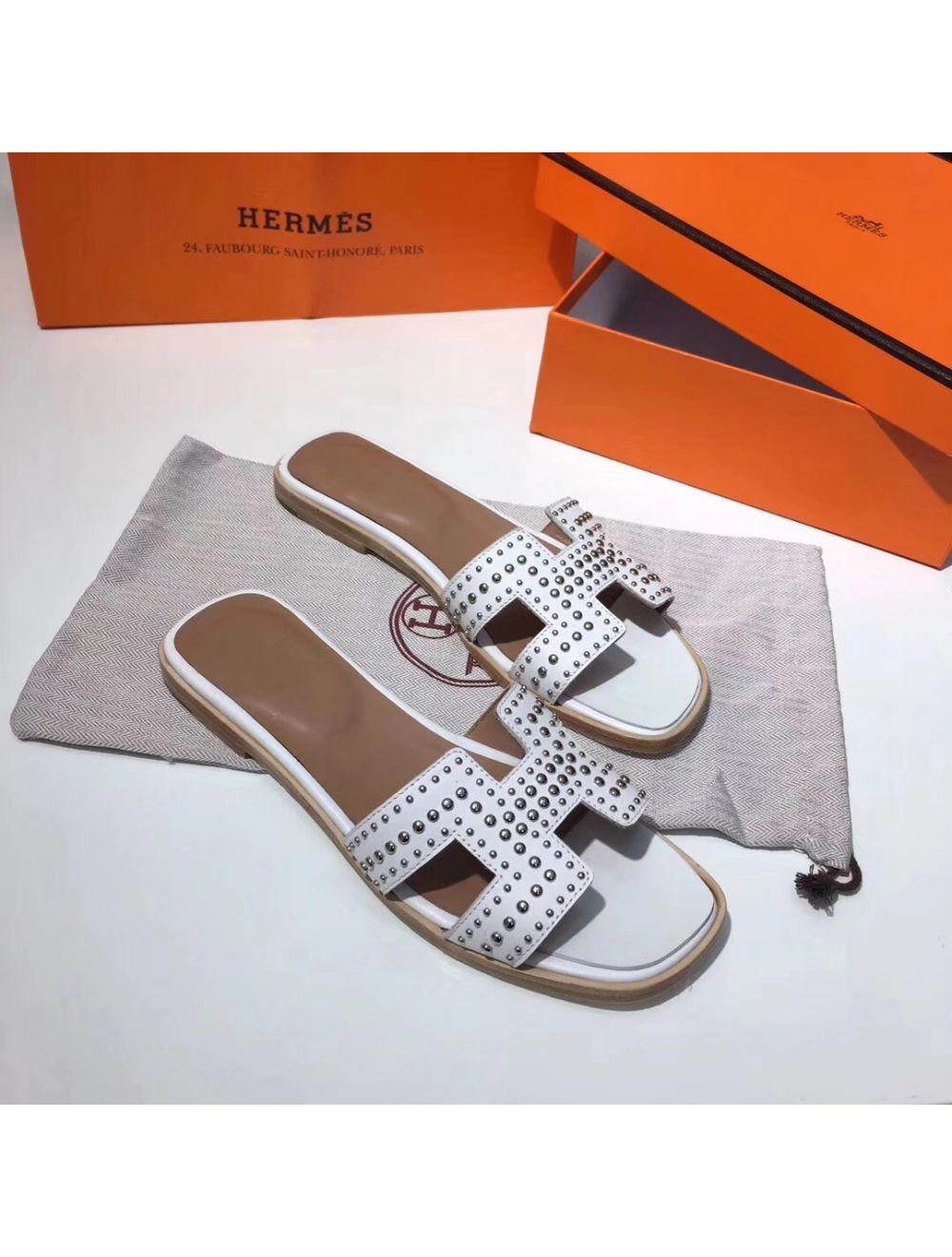 Hermes Oran Studs Sandals In White Leather