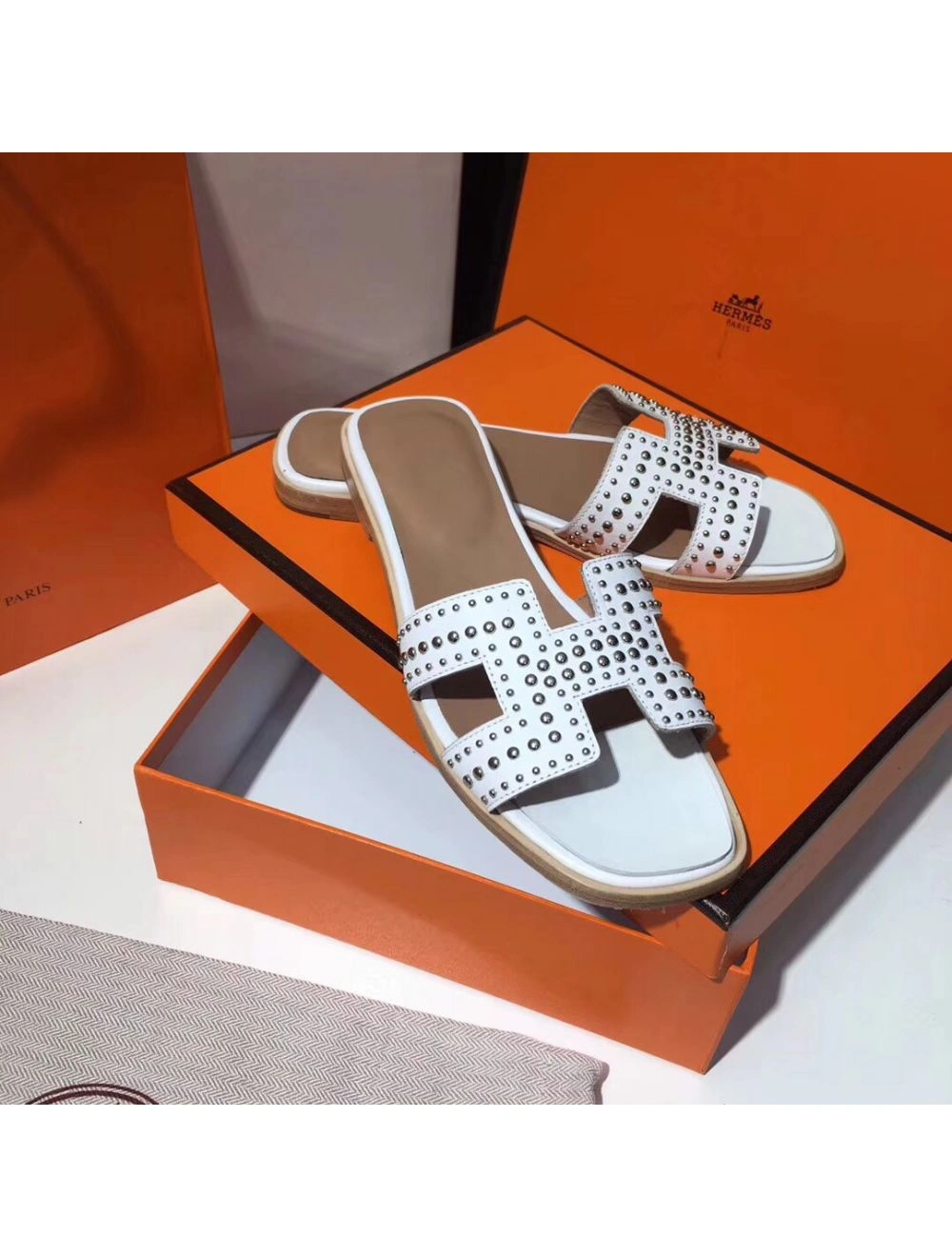 Hermes Oran Studs Sandals In White Leather