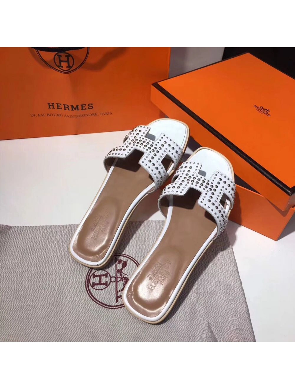 Hermes Oran Studs Sandals In White Leather