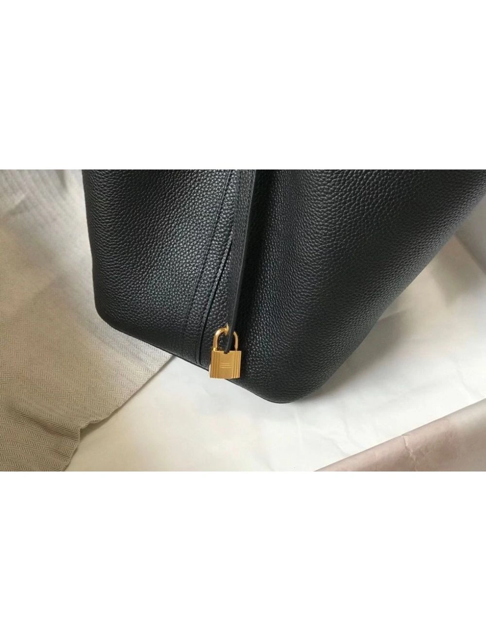 Hermes Picotin Lock 22 Bag In Black Clemence Leather