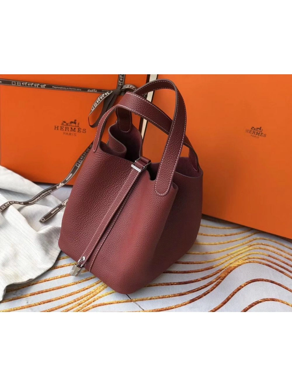 Hermes Picotin Lock 22 Bag In Bordeaux Clemence Leather