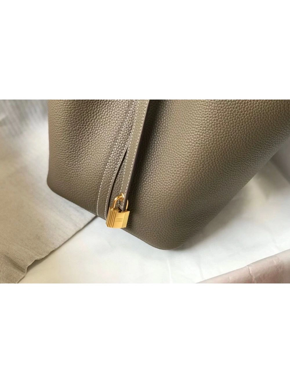 Hermes Picotin Lock 22 Bag In Taupe Clemence Leather