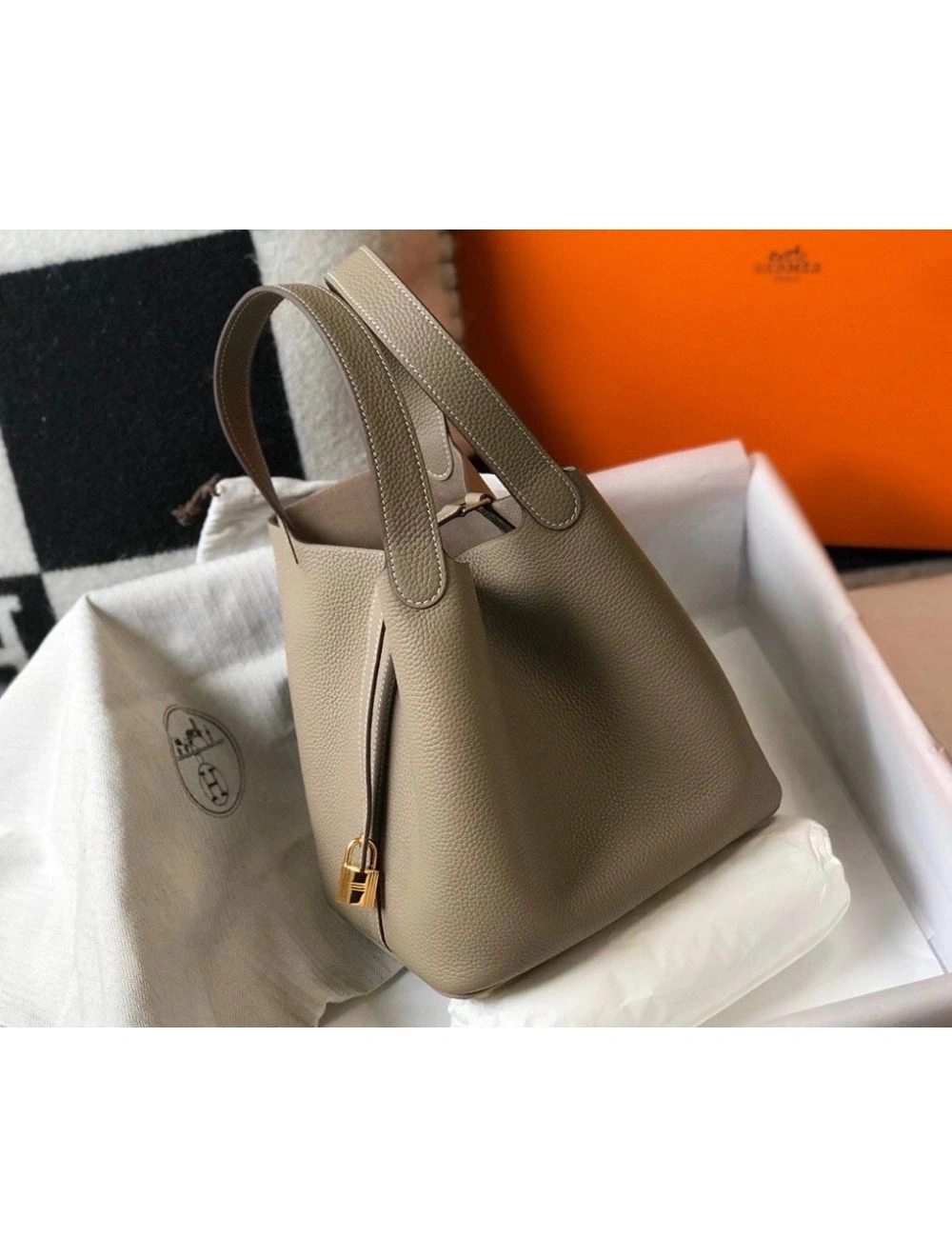 Hermes Picotin Lock 22 Bag In Tourterelle Clemence Leather