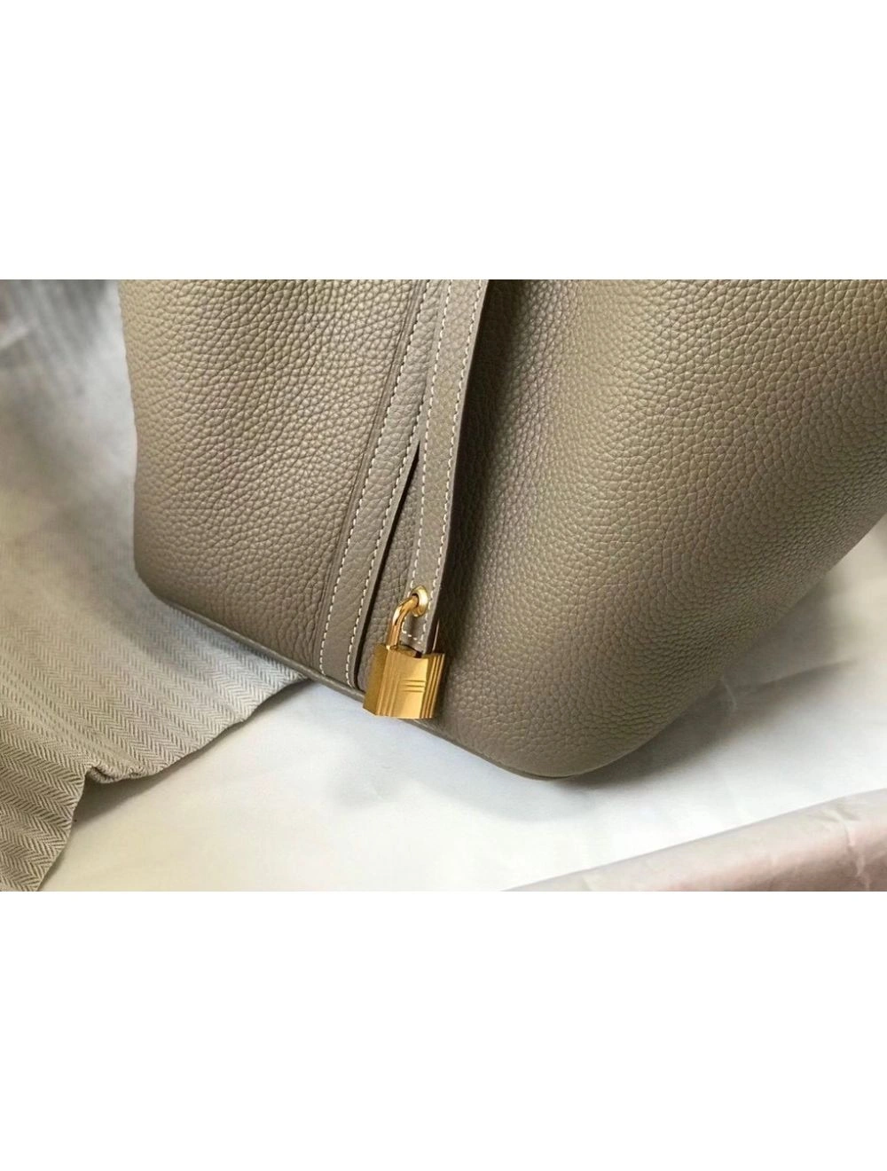 Hermes Picotin Lock 22 Bag In Tourterelle Clemence Leather