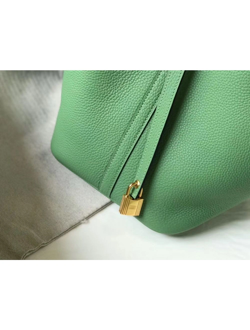 Hermes Picotin Lock 22 Bag In Vert Criquet Clemence Leather