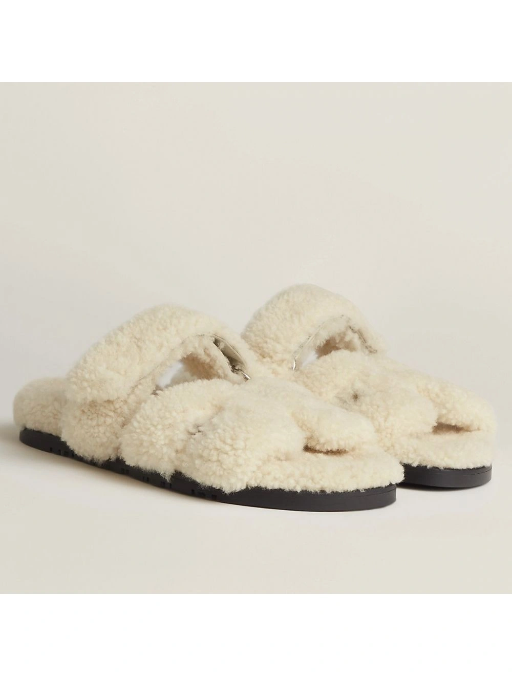 Hermes Women’s Chypre Sandals In Off White Shearling