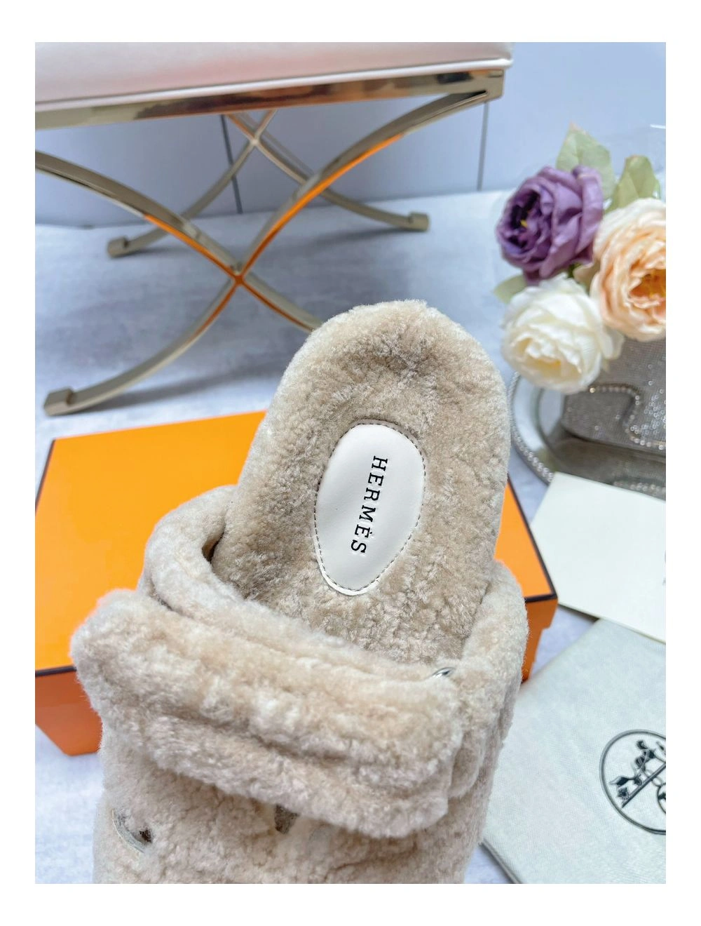 Hermes Women’s Chypre Sandals In Off White Shearling