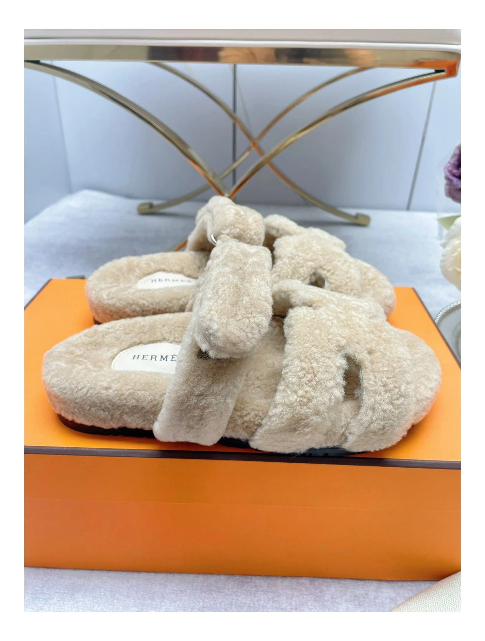 Hermes Women’s Chypre Sandals In Off White Shearling