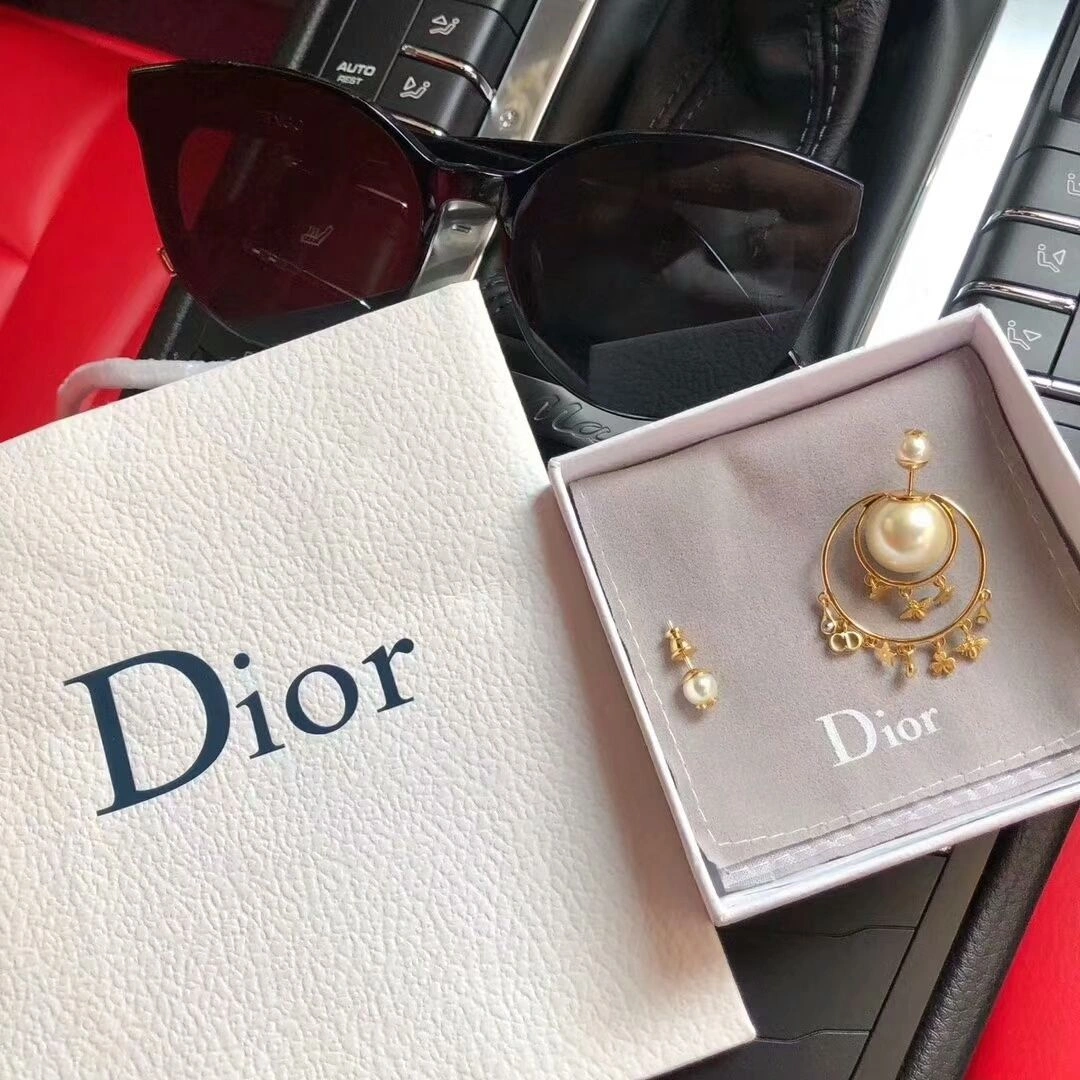 High Quality Dior Tribales Yellow Gold Flower Bee Star CD Pendants Females Asymmetry Pearl Earrings E0955TRIRS_D301