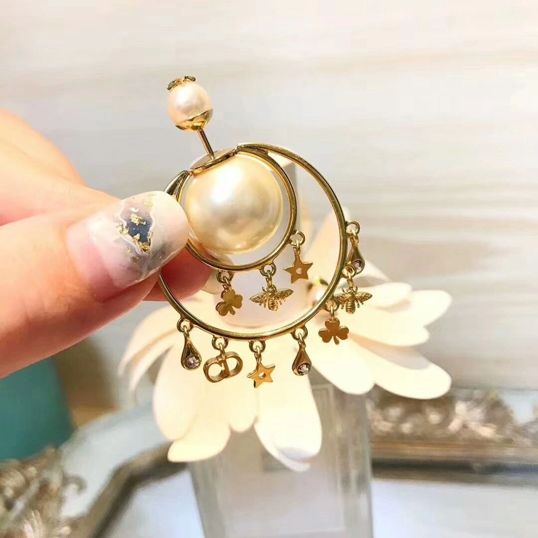 High Quality Dior Tribales Yellow Gold Flower Bee Star CD Pendants Females Asymmetry Pearl Earrings E0955TRIRS_D301