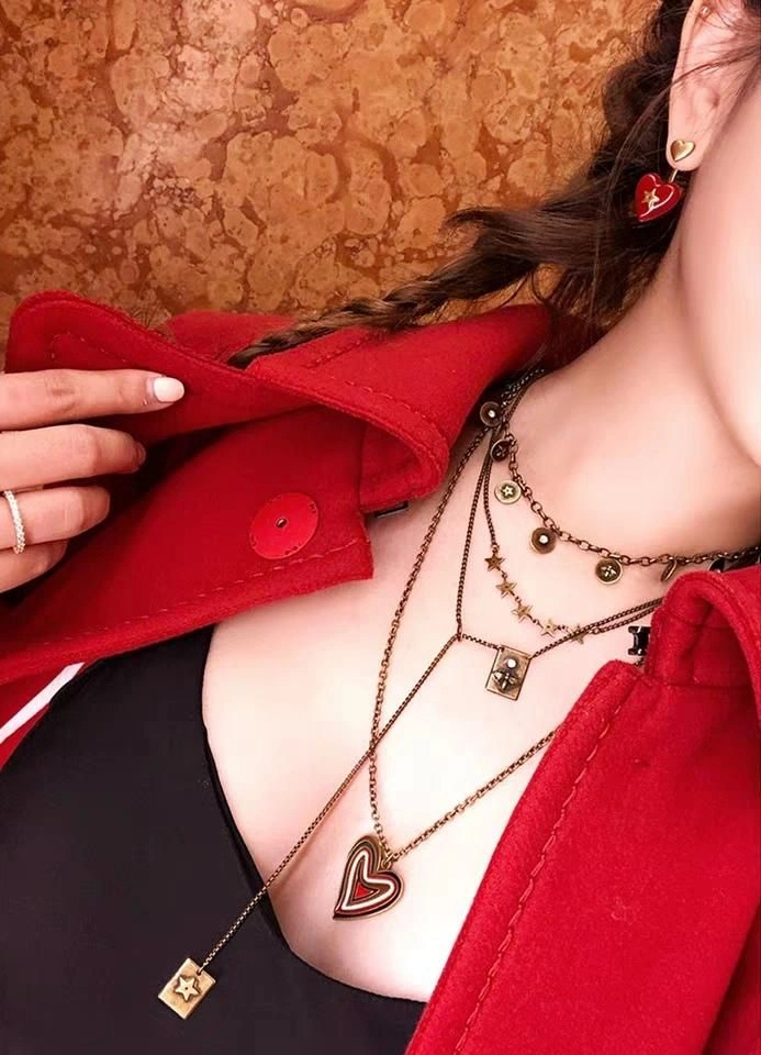 Hot Selling Christian Dior Vintage Brass Bee CD Motif Square Pendant Ladies Star Double Link Chain Necklace