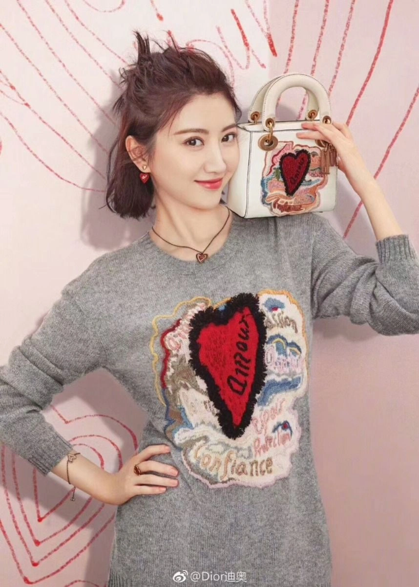 Hot Selling Dior Dioramour Red Heart Pendant Ladies Brass Drop Earrings 2018 Price E0934DMRLQ_D911