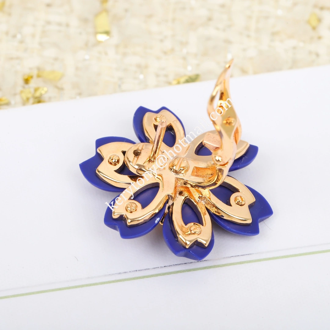 Hot Selling Van Cleef Arpels Rose de Noel Clip Earrings White Blue With Diamonds Replica